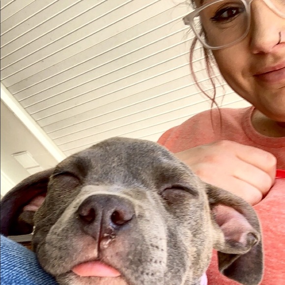 Meet your Posher, Courtney - Picture 2 of 5